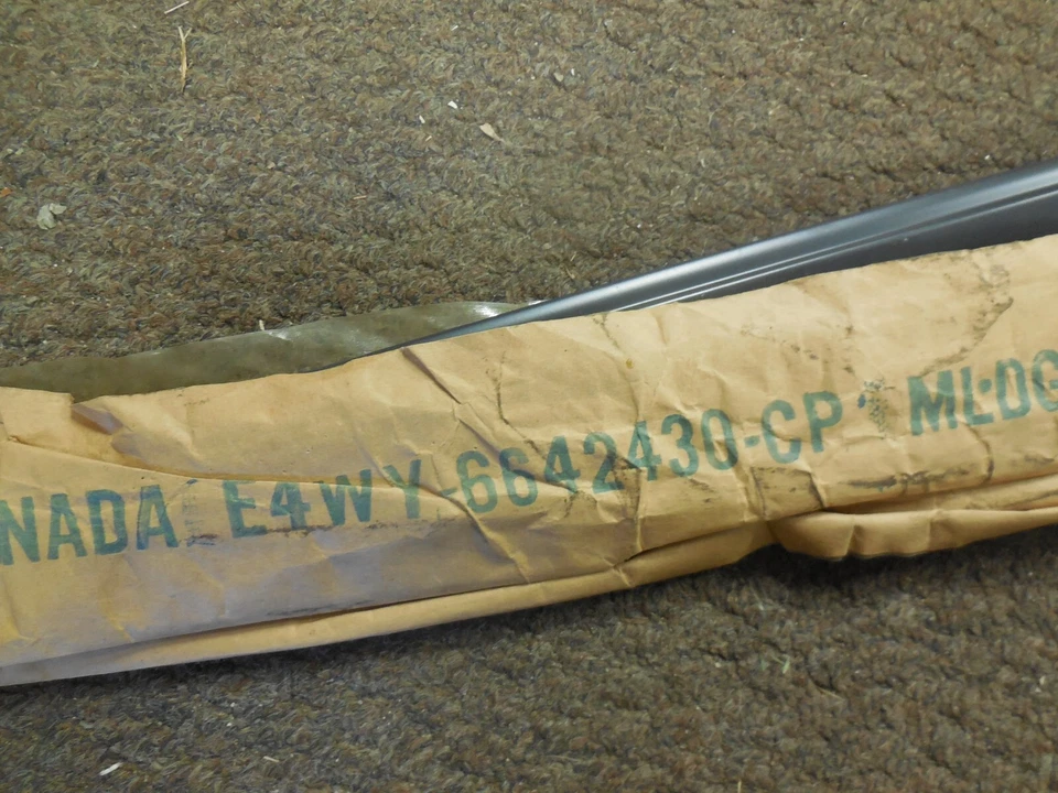 Nuevo de Lote Antiguo Mercury Cougar 1984 1985 Ventana Trasera Upper Moudling Derecha E4Wy-6642430-CP Foto 3 de 3