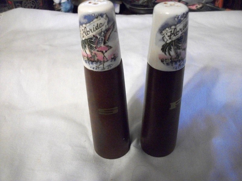 Florida Wooden Salt & Pepper Shakers - Top is Glass with Palm Trees & Flamingo