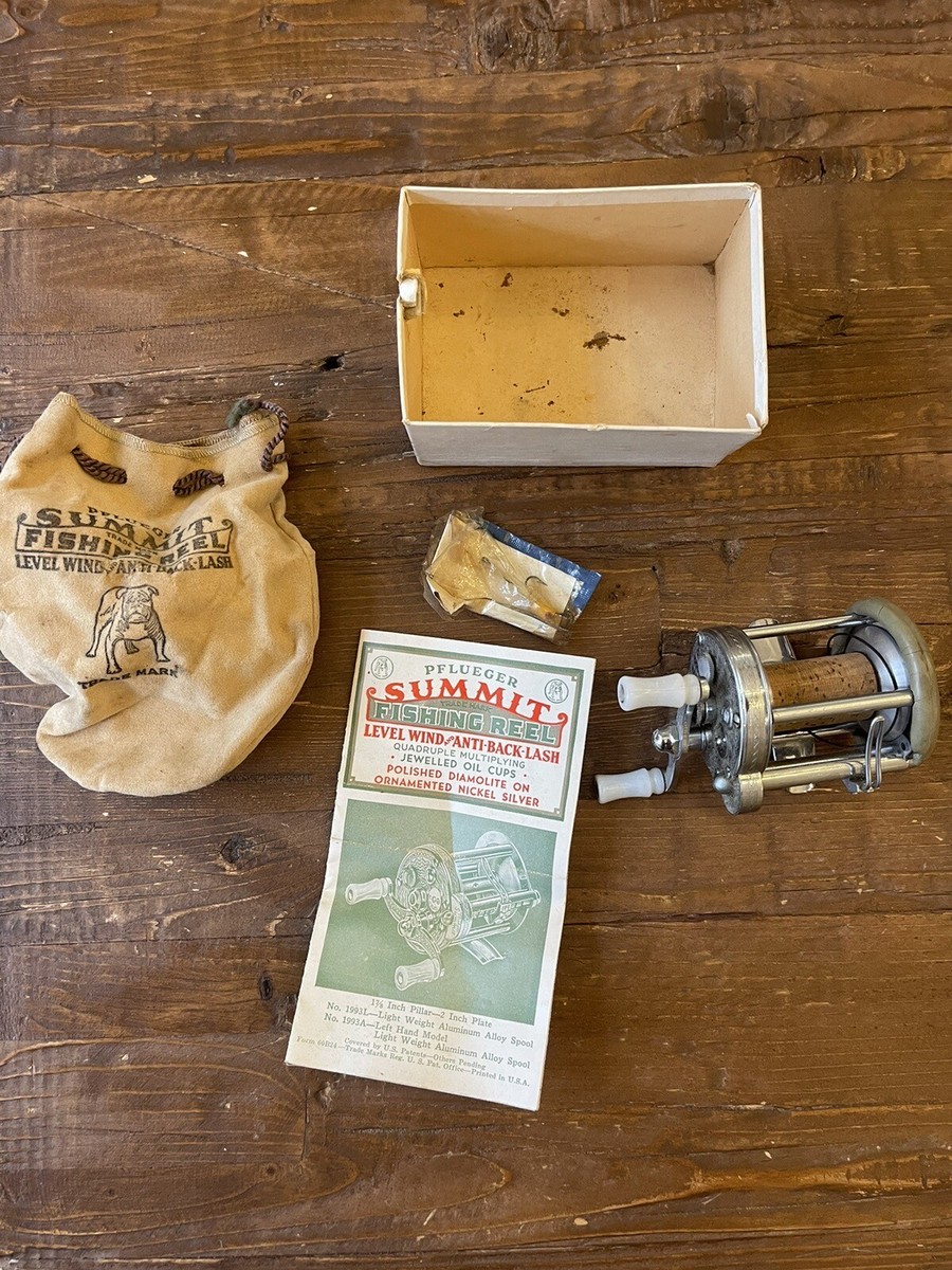 ひ〜21商品です！PFLUEGER SUMMIT No.1993L Vintage Pflueger Summit 1993L Fishing Reel - Engraved Finish