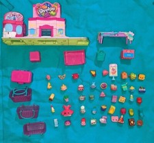 Shopkins Lil Secrets Small Mall Multi Level Shops Play Set W/ Shopkins