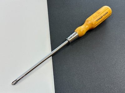   Stanley Tools USA No. 2703 No. 3 Phillips Wood Handle Screwdriver, 6'' Shank