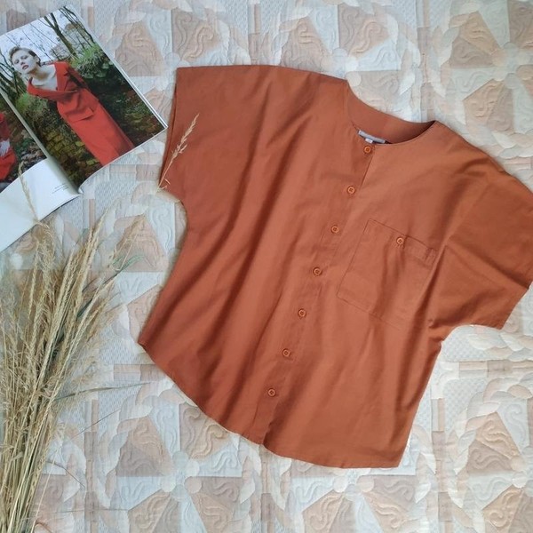 Women The Legend Shirt Brown Cotton 38 / M / 46