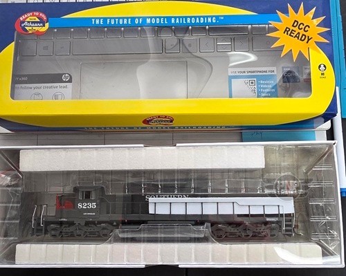 HO Athearn 98319 SD40T-2 Southern Pacific Rd# 8235 DCC listo | Zustand: Used