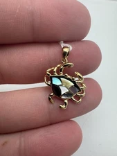 Vintage 14k Yellow Gold Mother of Pearl Inlay Crab Pendant