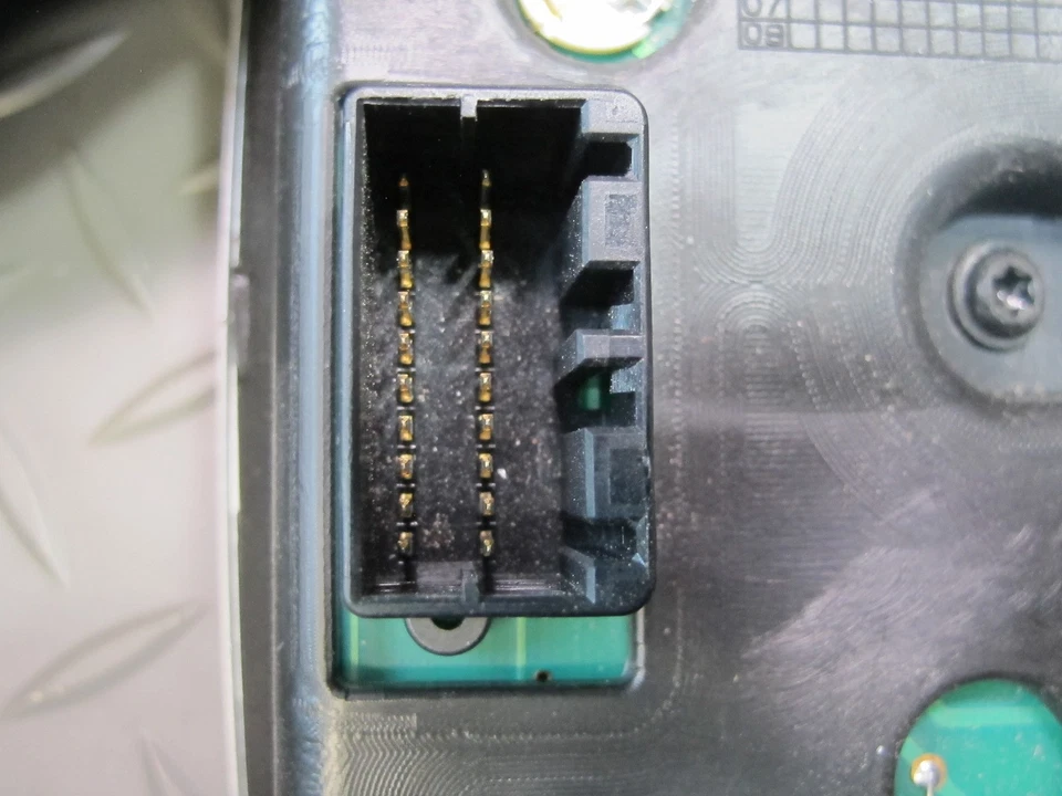 03-06 CHEVROLET SSR A/T CENTER CONSOLE SHIFTER TRIM W SWITCH MODULE OEM - Image 4 of 4