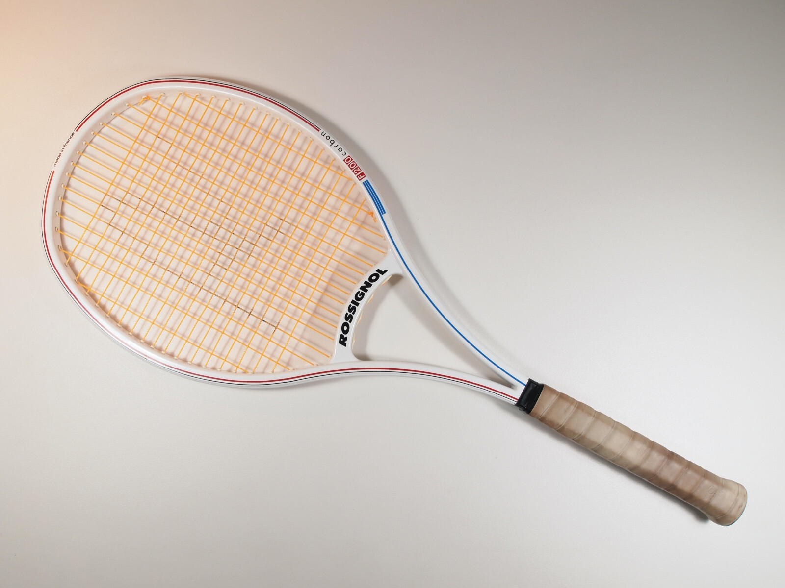 ROSSIGNOL F200 CARBON WHITE TENNIS RACKET 4 1/4 EU2 SL2 excellent MATS