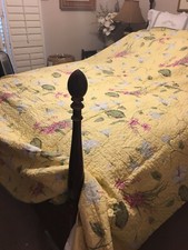Brand new king size quilt light yellow with flower design