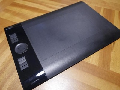 Wacom Intuos 4 PTK-640 Medium Size Graphics Tablet with Software DVD Tested