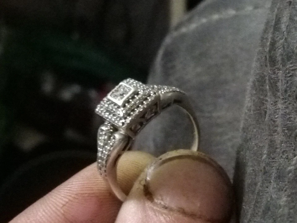 925. Stirling silver ring with dimenss  - Image 2 of 4