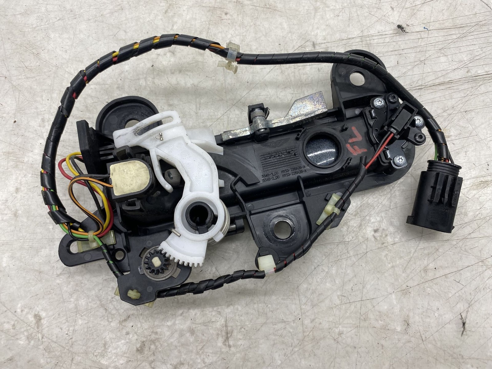 2019-2023 ASTON MARTIN VANTAGE OEM FRONT LEFT EXTERIOR OUTSIDE DOOR HANDLE