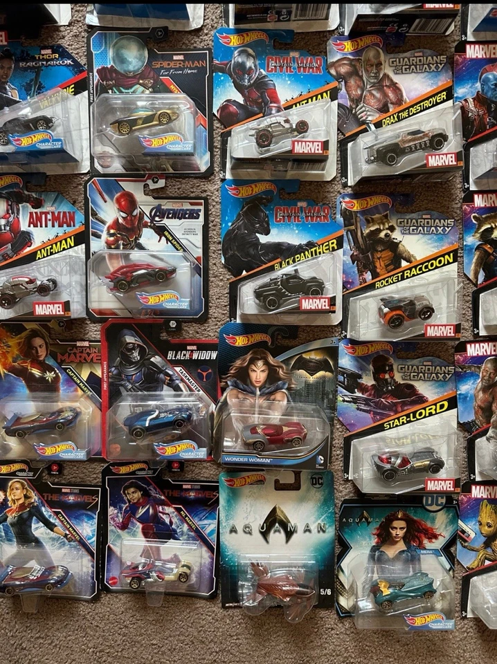 Hot Wheels Premiums Marvel Lote de 39 Coches de Superhéroe de Acción Foto 2 de 4
