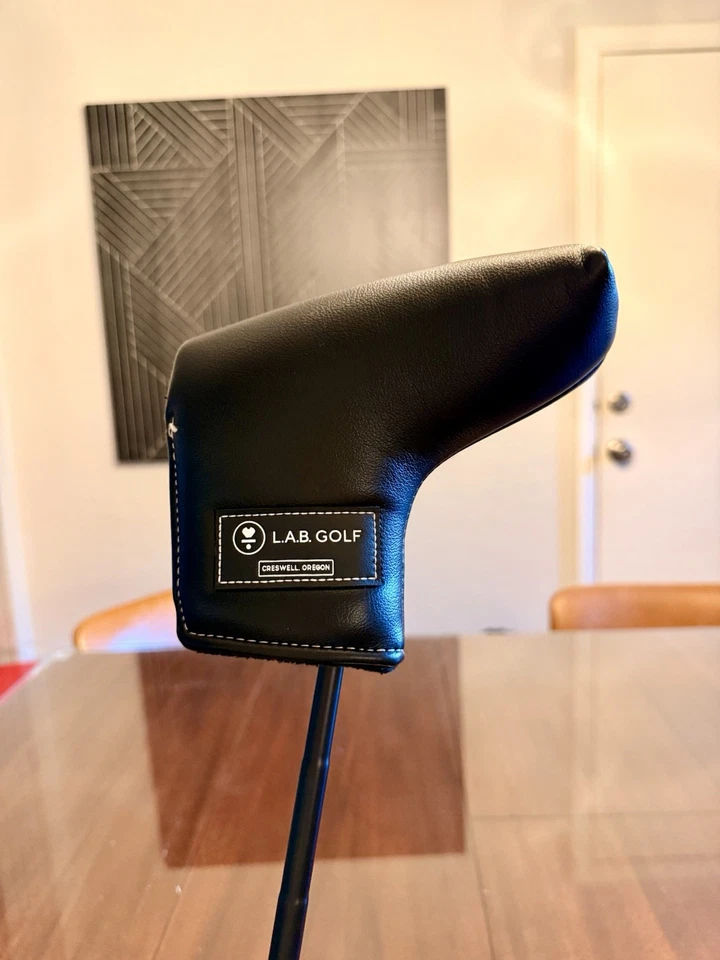 Putter para diestros Lab Golf Link 1 35 COMO NUEVO con cubierta Foto 3 de 4