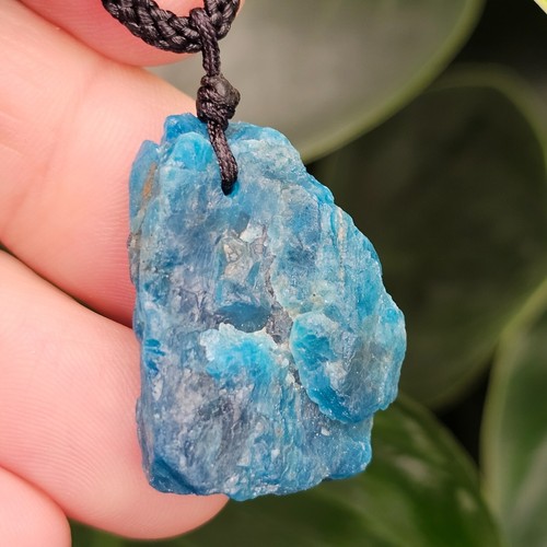Apatite Crystal Blue Pendant Necklace Raw Stone Dream Gemstone Jewellery & Box - Picture 13 of 21