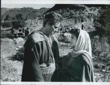 1959 Press Photo "Ben- Hur" with Charlton Heston Haya Harereet MGM - DFPG29827