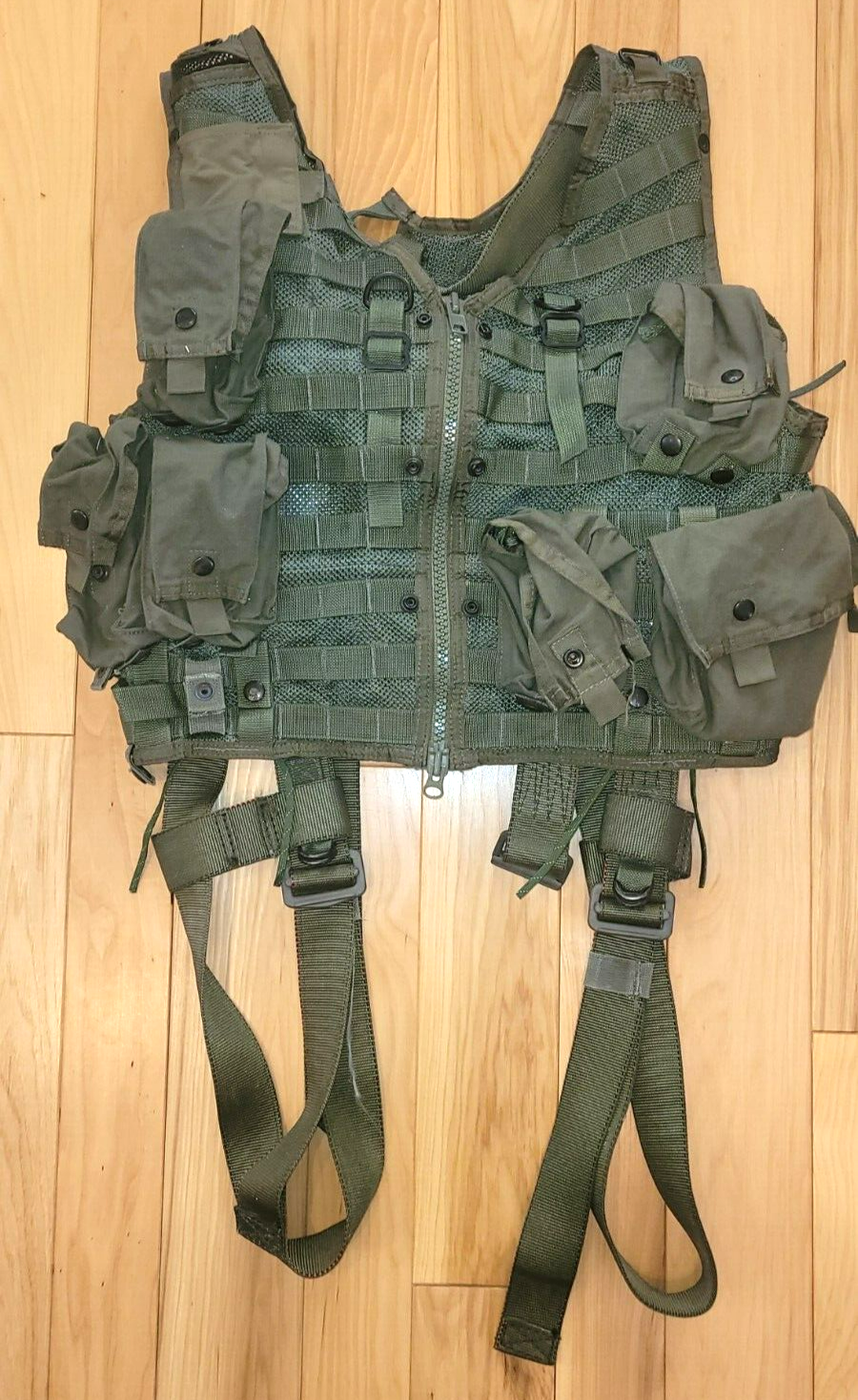 AIR WARRIOR CMU-33 SURVIVAL VEST HARNESS DATED 2001 WITH 6 POUCHES NICE