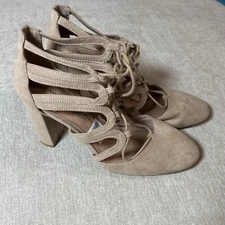 Women’s Christian Siriano For Payless Block Heels Suede Beige With Lace Size 7.5
