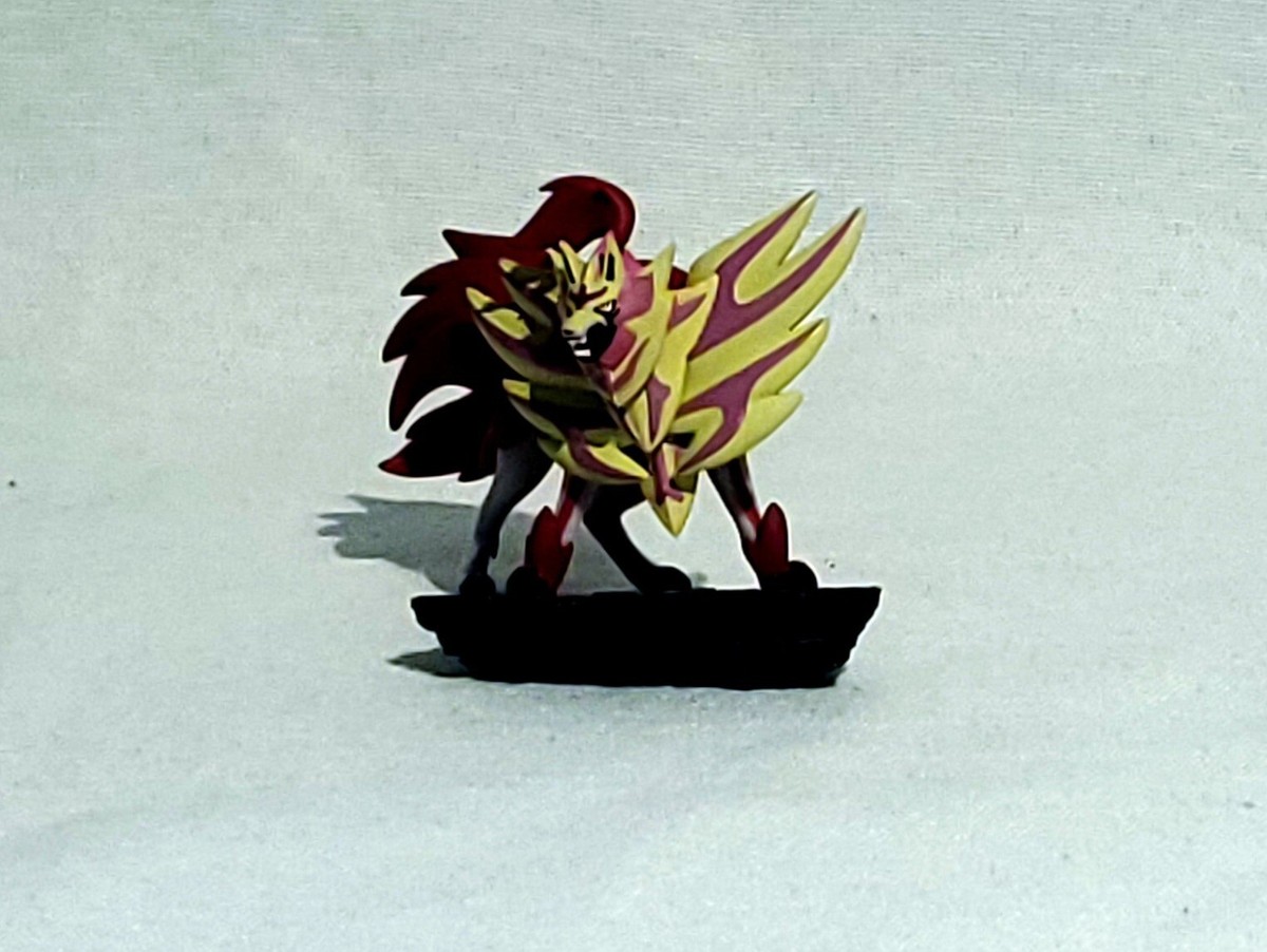 Shiny Zamazenta Premium Figure Collection - Promo Pin and Figure