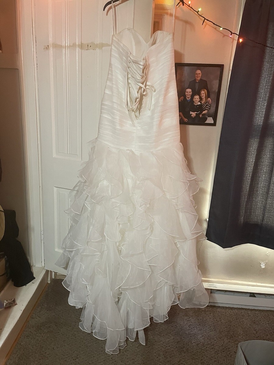 fitted lace wedding dress V-Neck Lace Bolero Crepe Crop Top Mermaid Private Label Wedding Dress main image 1