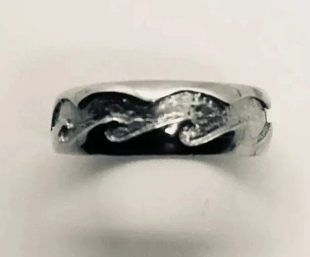 Surf Wave Ring in Yellow, White or Rose Gold (in your Size) - Image 3 of 3