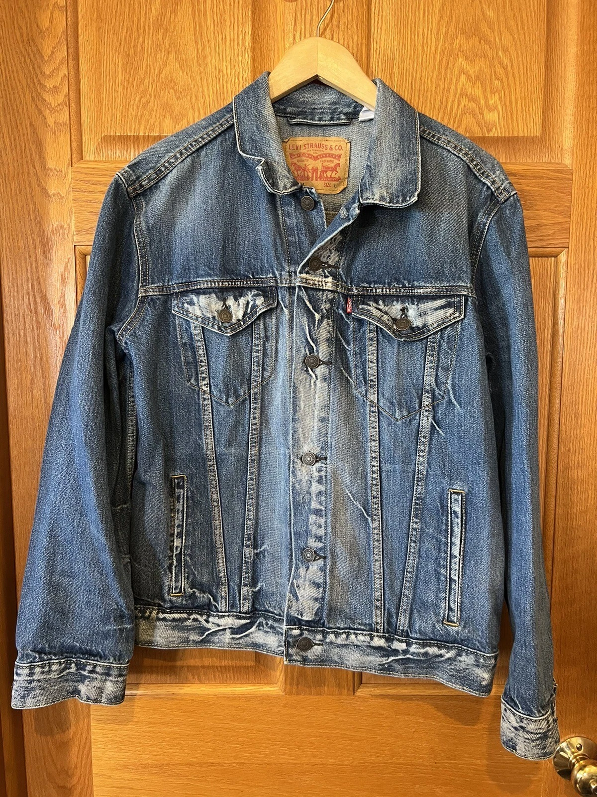 CO384 Levis Trucker Blue Denim Jean Jacket 72334 Button Up Mens Size Large