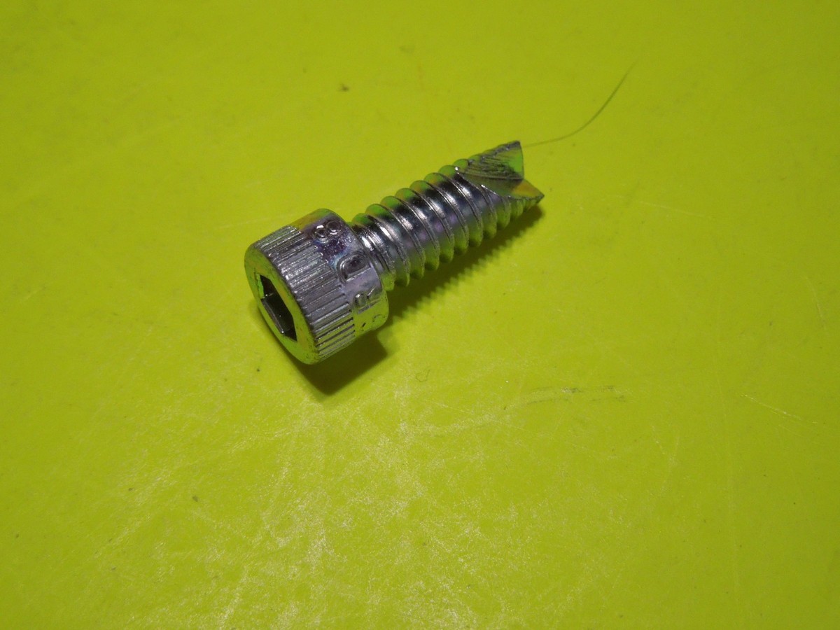 ポポ様 NOS OEM Harley Davidson 1/4