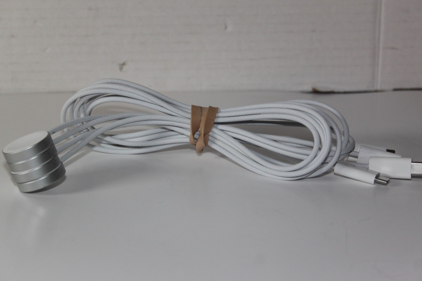 Watch Fast USB-C Genuine Charger Apple of Lot to 4 Magnetic Cable A2515 - vintagewatches.pk