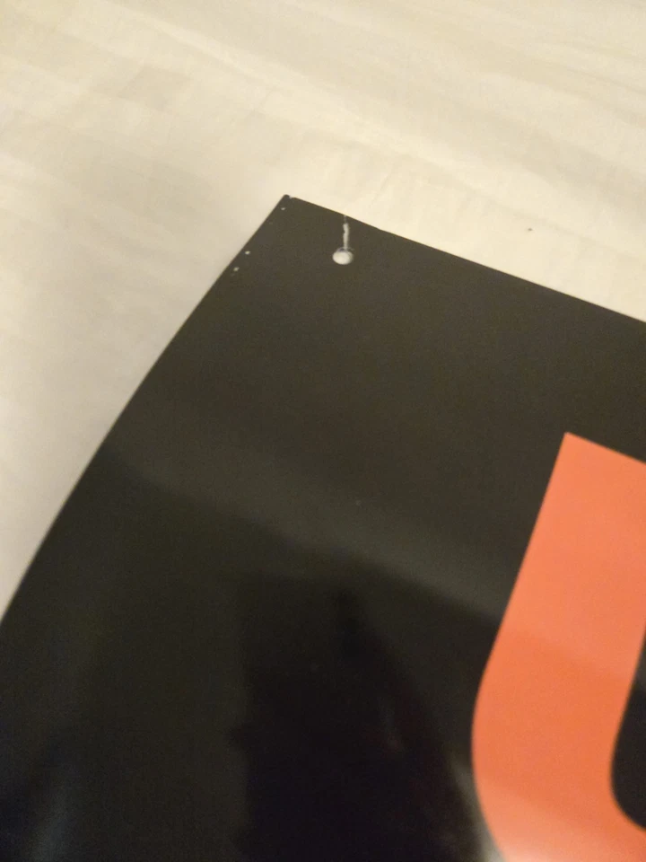 PÓSTER DE EXHIBICIÓN LITTLE CAESARS: CALL OF DUTY BLACK OPS 6  Foto 3 de 4