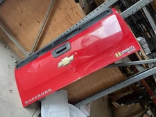 (LOCAL PICKUP ONLY) Trunk/Hatch/Tailgate With Locking Tailgate Fits 07-14 SIERRA