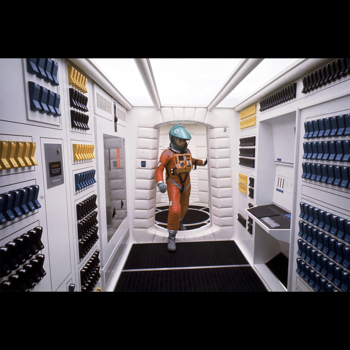 2001 Space Journey Mafex No.110 Suite Green Helmet Orange 2001 Space Journey Mafex No.110 Suite Green Helmet Orange