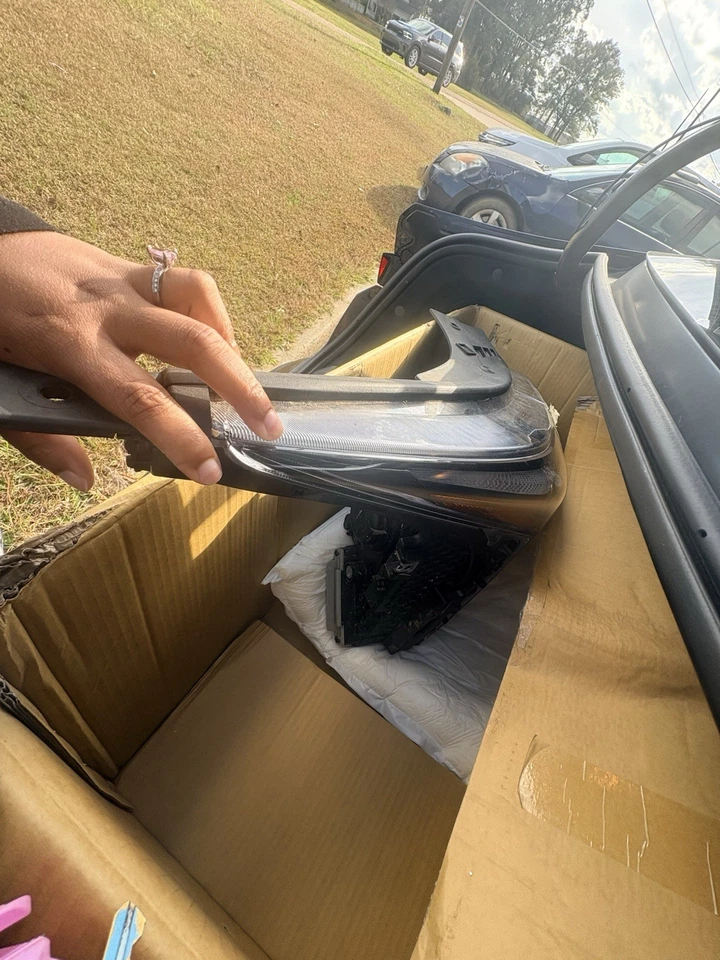 Faro derecho pasajero KIA K4 2025 2026 OEM 92102GG140 Foto 2 de 3