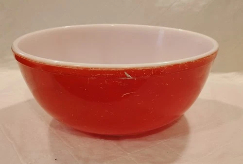 Vintage - PYREX Primary Colors Large Red (Not Usual Yellow) Mixing Bowl 4 QT 404