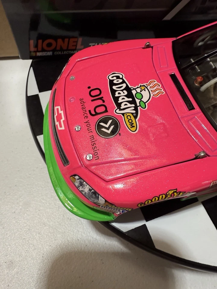 Danica Patrick #7 GoDaddy PINK 2012 1/24 Nascar Diecast - Image 3 of 4