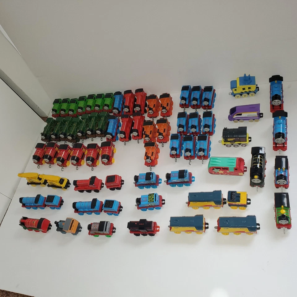 Thomas & Friends / Todos los motores Go Trackmaster Push Along Trains - ¡TÚ ELIGES! Foto 2 de 4