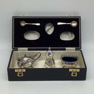 Vintage Cased EPNS Blue Glass Liners & Spoons Cruet Set ACT#8607
