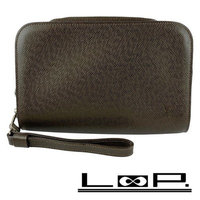 Louis Vuitton Excellent condition Baikal Second Clutch Bag Taiga Grizzly M30188