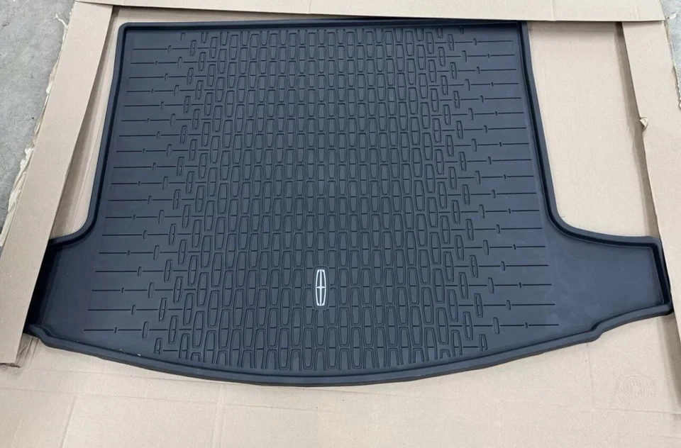 2024 Lincoln Nautilus Floor And Cargo Mats  - Image 2 of 2