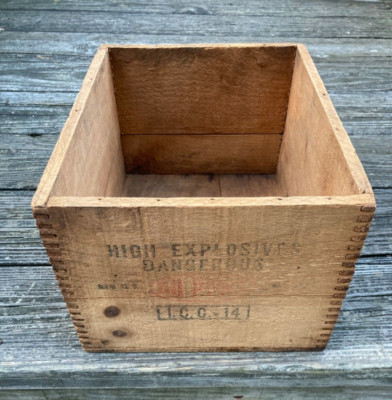 Vintage Dupont Explosives Special Gelatin Dynamite  25 lb. Wood Crate Mining