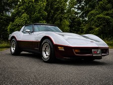 1982 Silver & Claret Chevrolet Corvette   | C3 Corvette Photo 1