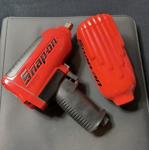 Snap-on MG725 1/2” Drive Air Impact Wrench Red w/ Boot