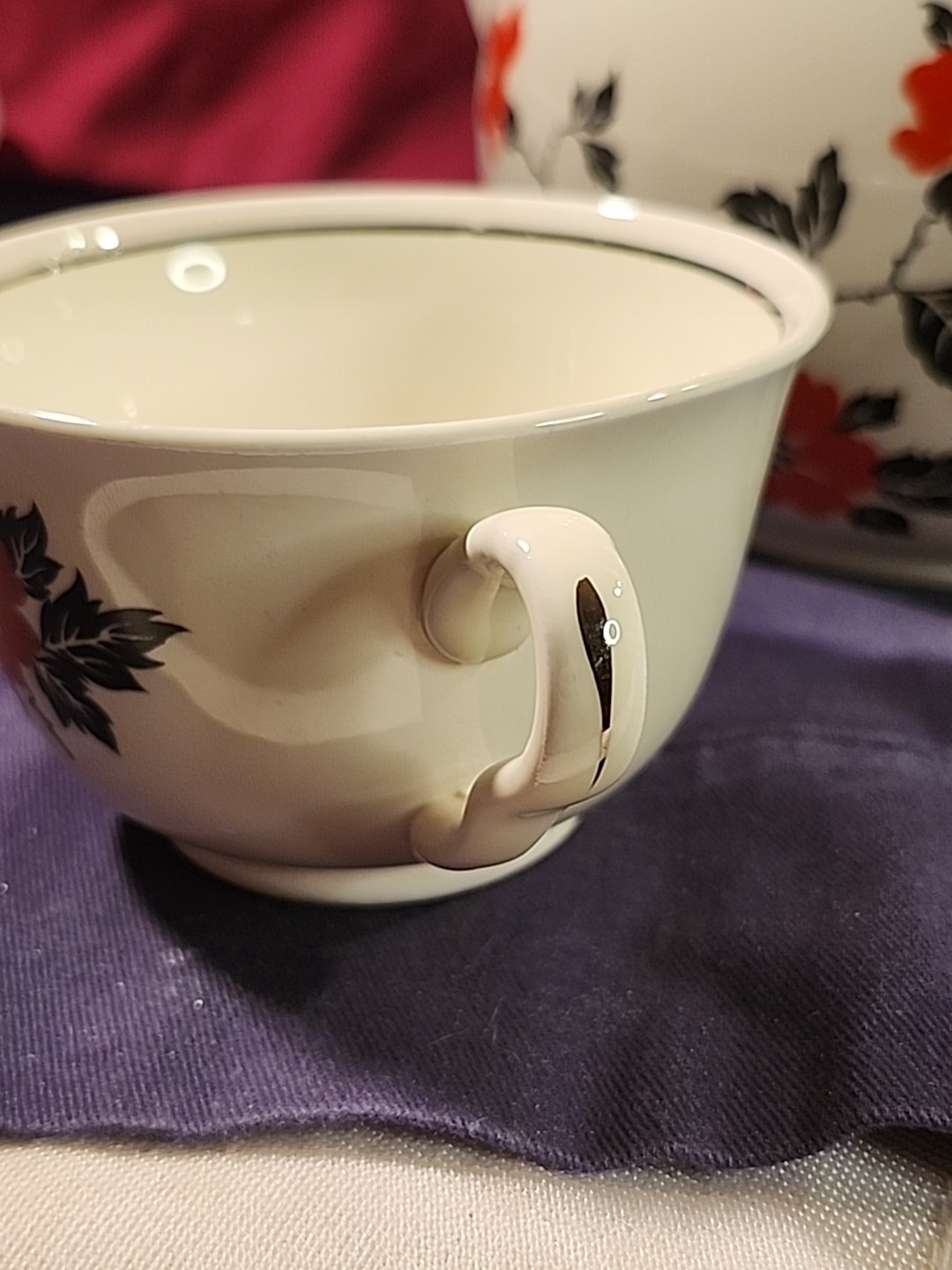 Superior Hall Quality Dinnerware Coffee Pot/Teapot & 4 Cups Red Poppy "Daniel"