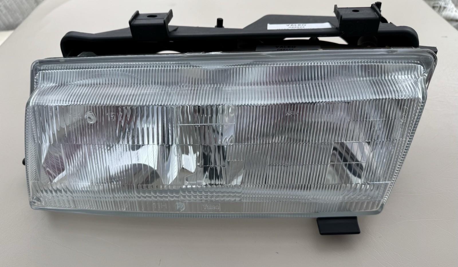 SAAB 9000 Headlight Assembly #9082892 Left side fits 1993-1998