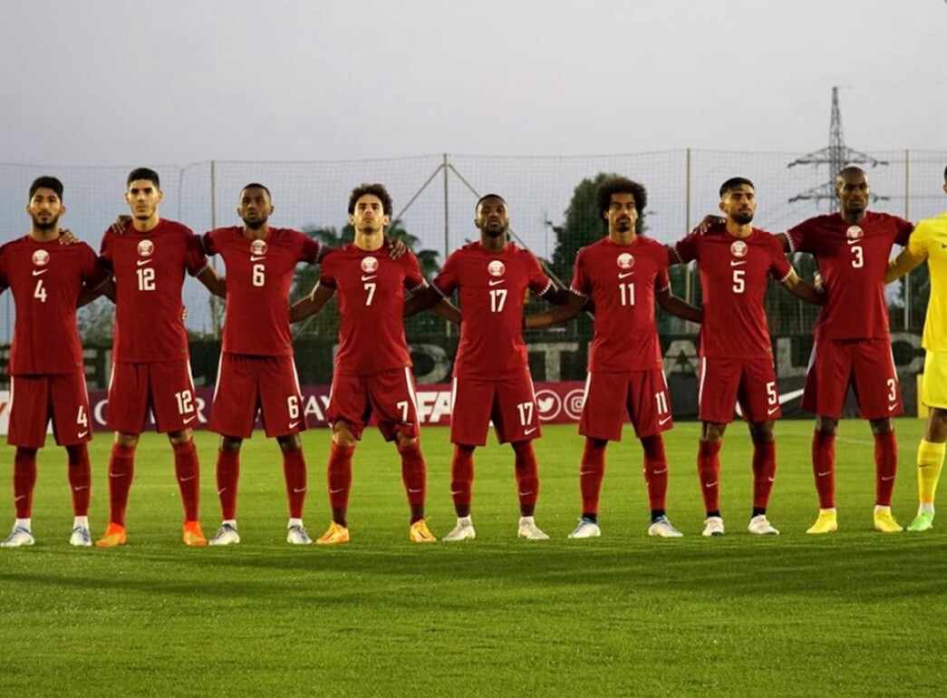 Nike Authentic Qatar National Team 2022 Jersey Men's Sz Small for