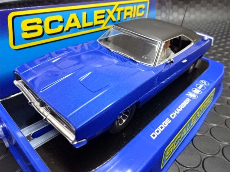 DODGE CHARGER500スロットカー1/32 Amazon.com: Carrera 30942 Dodge Charger 500 No. 71 1:32