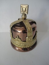 Tirelire en métal forme couronne reine roi  Angleterre made in England