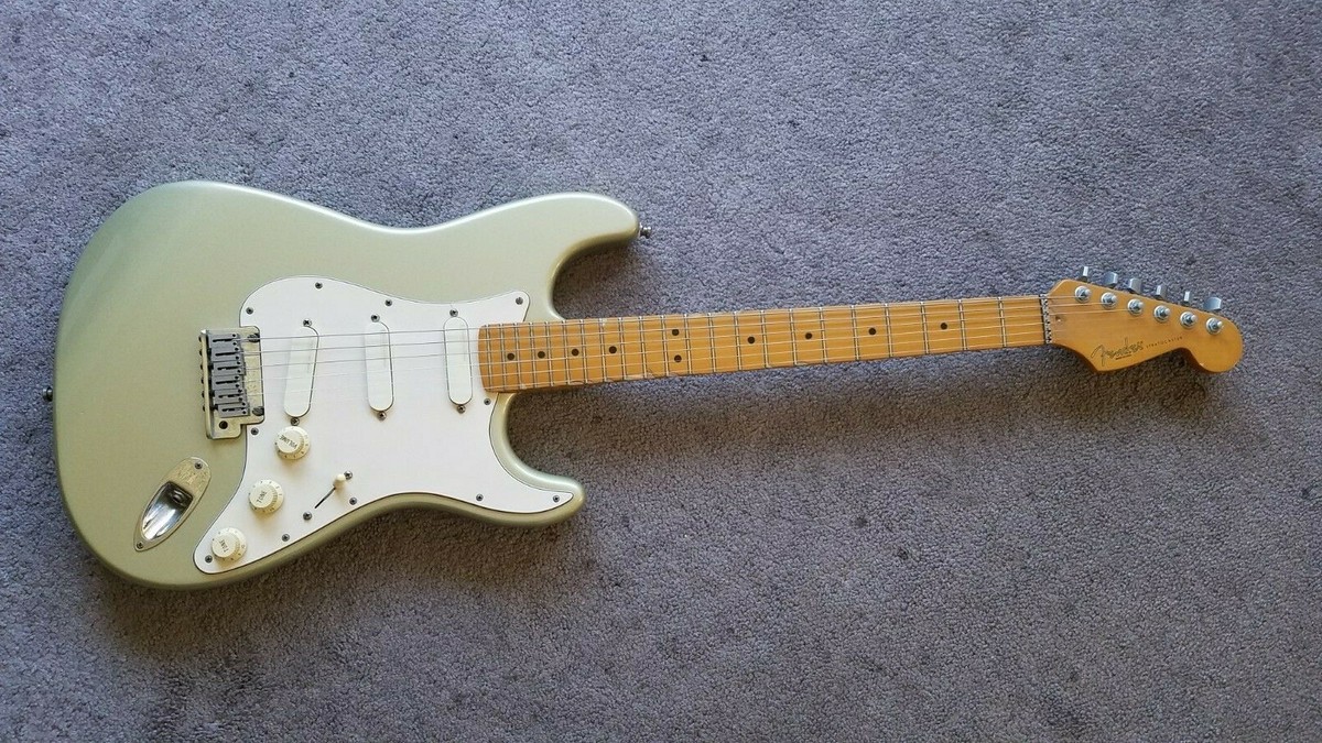 1997 Fender American Strat Plus Stratocaster - Inca Silver