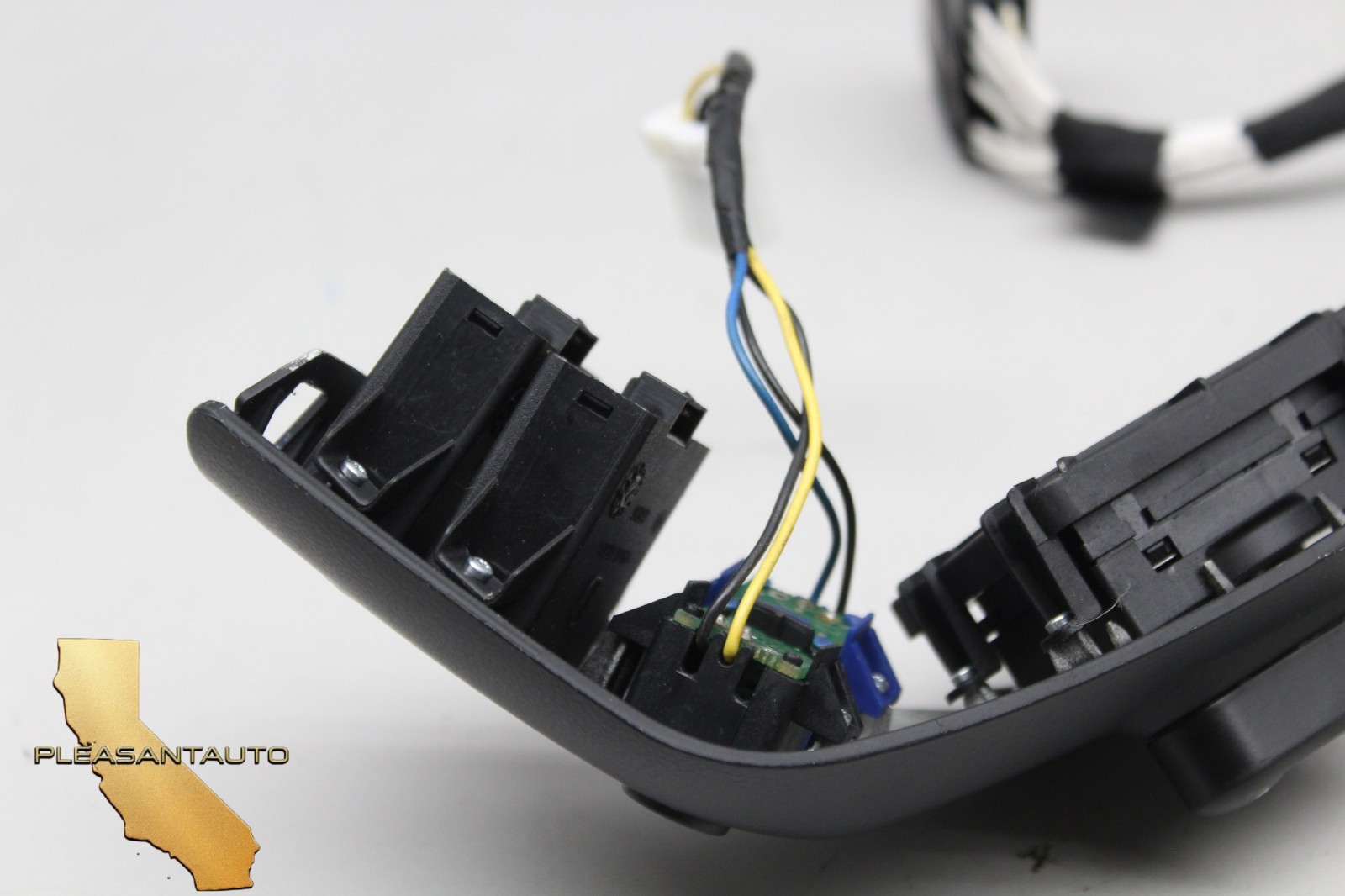 03-13 Maserati Quattroporte M139 Front Right Side Seat Control Switch OEM