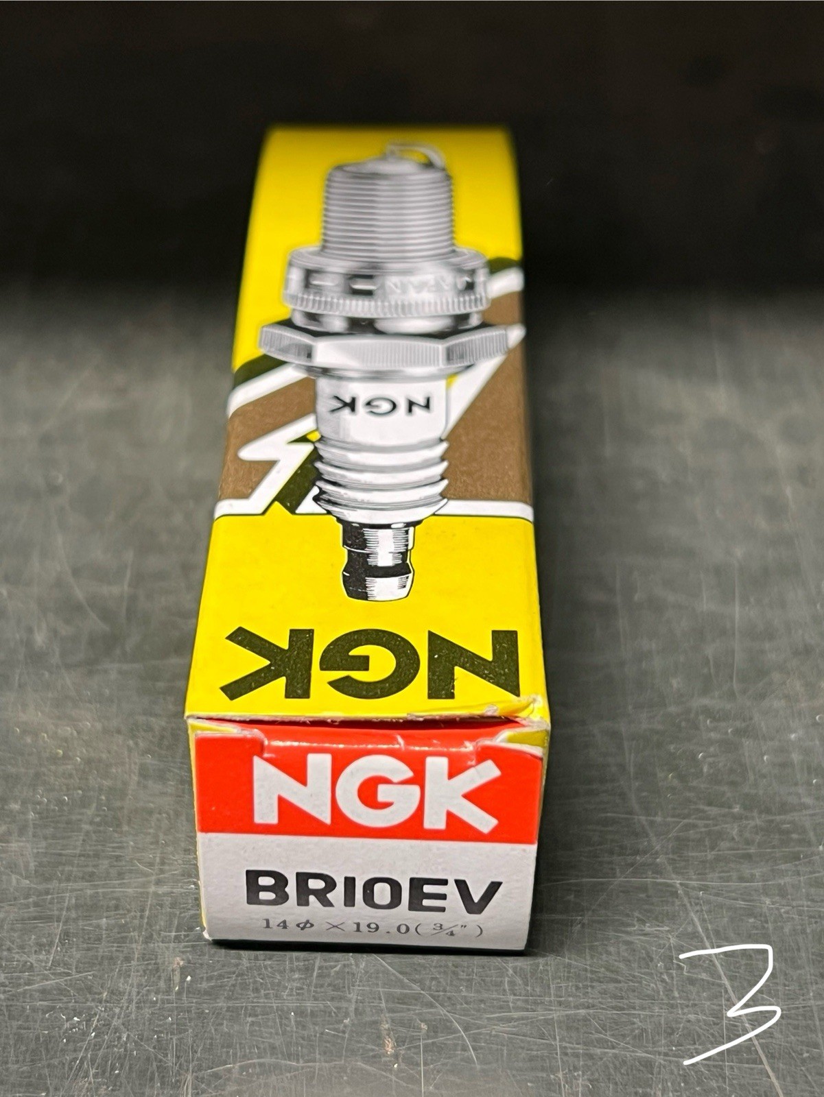 BR10EV NGK Spark Plug NEW
