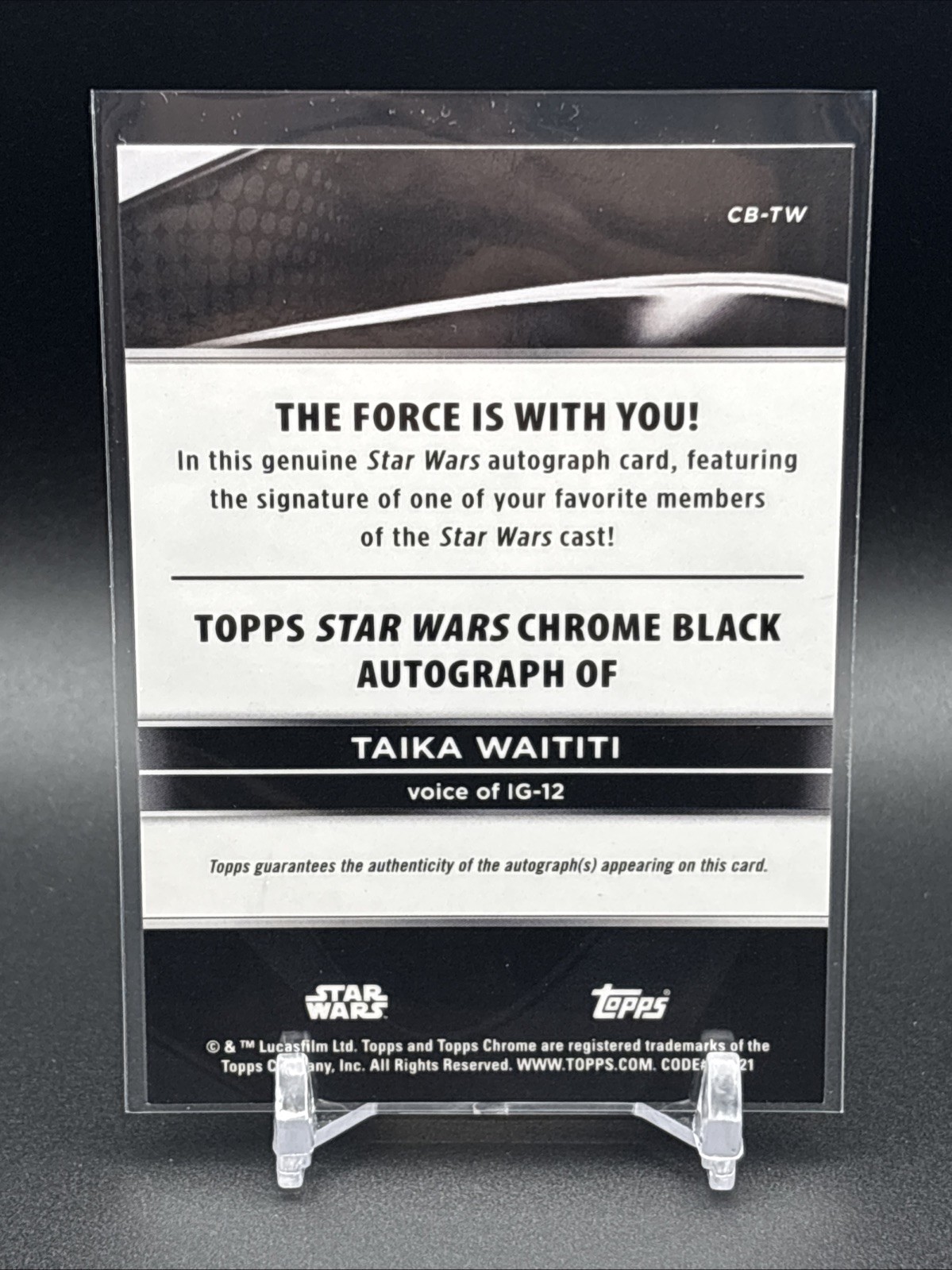 2025 Topps Chrome Black Star Wars Smugglers Outpost Red Refractor Auto /5 IG-12 view 2