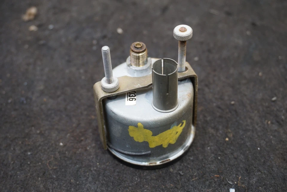 Smiths Mechanical Oil Pressure Gauge Assembly OEM Lotus Elite Eclat 1975-82 - Image 3 of 3