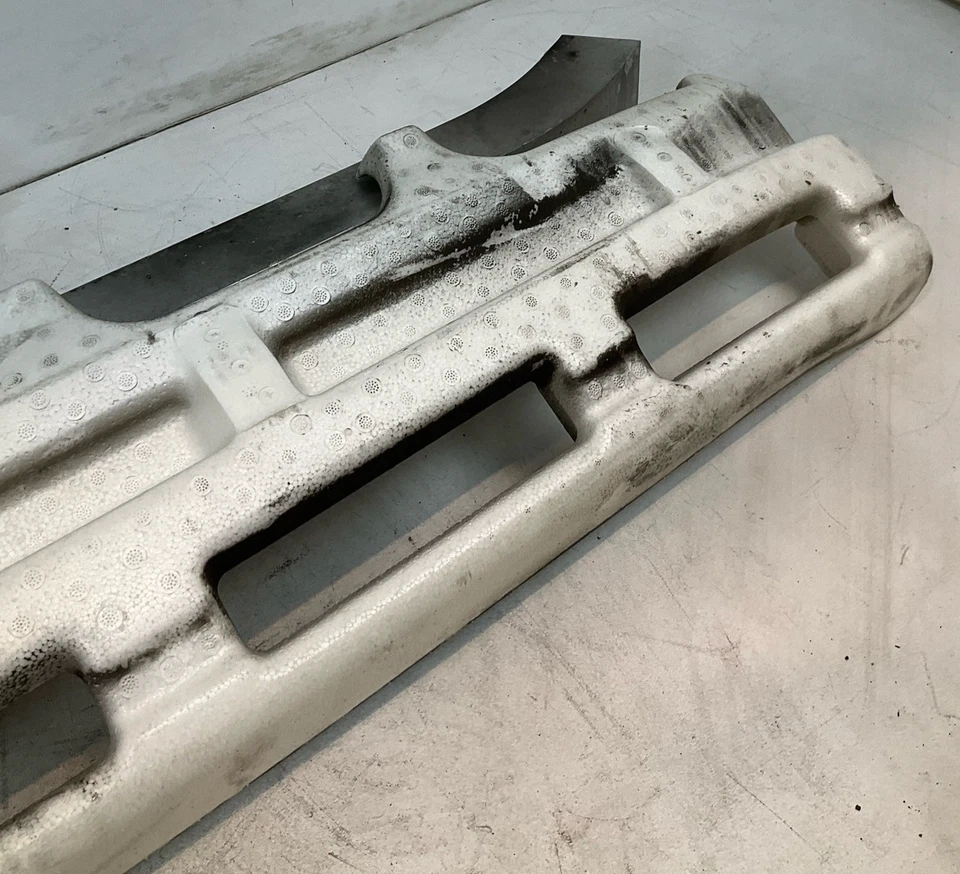 Refuerzo de parachoques trasero Lexus LS400 1995-1997 128 k millas con amortiguador de espuma OEM Foto 4 de 4